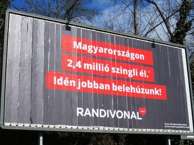 Házasságra biztató kormány plakát Budapesten-stock-foto