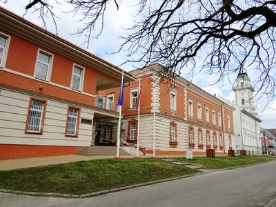 Tamási - Center-stock-foto