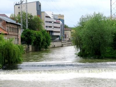Cluj-Napoca (Kolozsvár), 8 May 2017The Somes river.A Szamos.-stock-foto