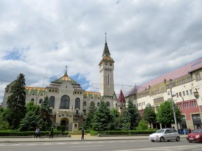 Târgu Mures (Marosvásárhely), 10 May 2017The Prefecture Palace with tower and the Palace of Culture (right).A Cifra palota, a megyei közigazgatás (prefektura) tornyos épülete, és a Kultúrpalota. Mindkettõ a XX. sz. elején épült.-stock-photo