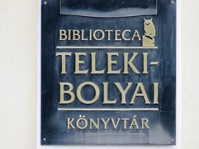 Târgu-Mureº (Marosvásárhely), 10 May 2017The Emblem of the Teleki Library also known as Teleki-Bolyai Library and Bibliotheca Telekiana, is a historic public library and current museum in Târgu-Mureº.A Teleki Téka (Teleki–Bolyai Könyvtár) emblémája. A könyvtárat 1802-ben létesítette gróf Teleki Sámuel, Erdély kancellárja.-stock-foto