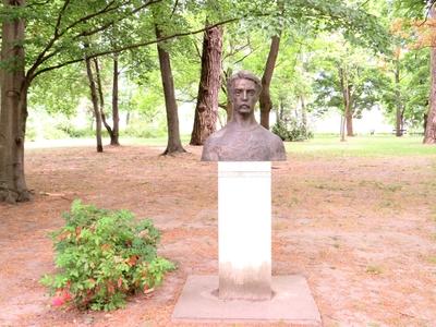 Bust of Hungarian painter Ferenczy Károly-stock-foto