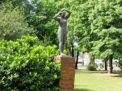 Swimmer statue - Margaret Island - Budapest-stock-foto