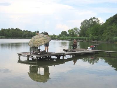 Fishermen - Diósjenő - Lake-stock-foto