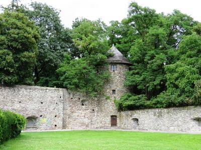 Lienz - Gate tower - Medieval wall - Austria-stock-foto
