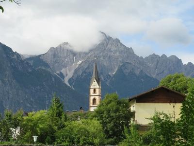Church at the foot of the Alps - Austria-stock-foto