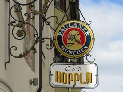Signboard - Cafe and Pub - Lienz - Austria-stock-foto