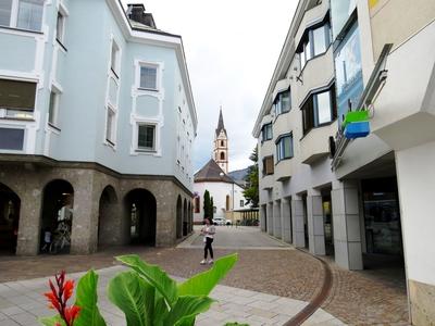Lienz - Street - Franciscan Church - Ausatria-stock-foto