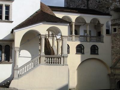 Sárospatak, 2016. március 16.A sárospataki Rákóczi vár és kastély Lorántffy-loggiája. A lépcsõt és a loggiát Lorántffy Zsuzsanna építtette a XVII. sz-ban. Ez az udvar legértékesebb része.-stock-foto