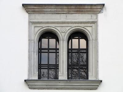 Sárospatak, 2016. március 16.A Rákóczi kastély Bodrog folyóra nézõ egyik ablaka. A palota 1540-1542 között épült Alessandro Vedani tervei szerint lombard reneszánsz stílusban.-stock-foto