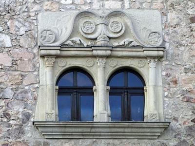 Sárospatak, 2016. március 16.A Rákóczi vár Vöröstornyának egyik ablaka. A torony 1534-1537 között épült.-stock-foto