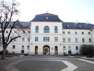 Sárospatak, 2016. március 17.A református kollégium fõépülete a belsõ udvar felõl.-stock-foto