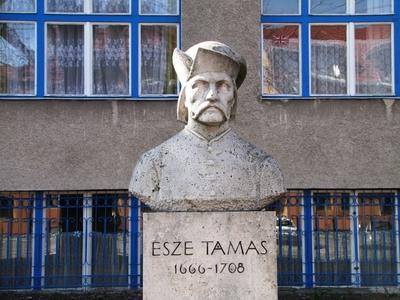 Sátoraljaújhely, 2016. március 17.Esze Tamás (1667-1708) a Rákóczi-szabadságharcot elõkészítõ tiszaháti felkelés vezéralakja, kuruc brigadéros szobra a róla elnevezett utcában. Búza Barna alkotása 1966-ból.-stock-foto