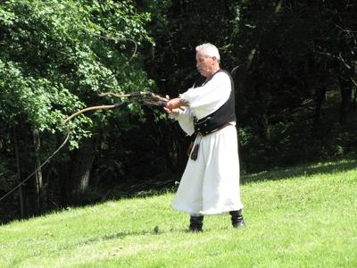 Hollókõ, 2016. május 16.Ostorait pattogtató csikós a hollókõi várjátékokon Pünkösd hétfõn.-stock-foto