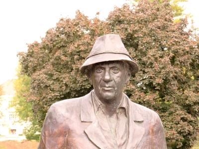 Fekete István statue - Hungarian writer - Mosonmagyaróvár-stock-foto