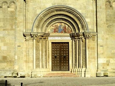 St. James Church - Lébény - Hungary - Gate-stock-foto