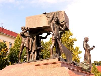 Miskolc - Monument of the fallen Heroes - Hungary-stock-foto