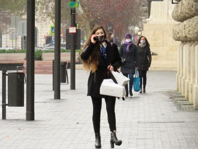 People wearing masks against Coronavirus - Christmas-stock-photo