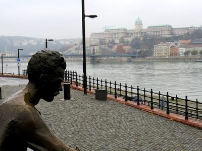 Statue of József Attila - Castle of Buda - Covid 19-stock-photo