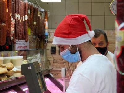 Coronaviral Christmas in Budapest Great Market Hall-stock-foto