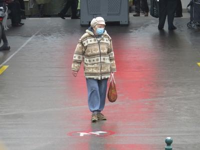 Woman in Mask - Coronavirus in Budapest-stock-foto