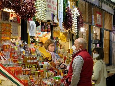 Coronaviral Christmas in Budapest Gerat Market Hall-stock-photo