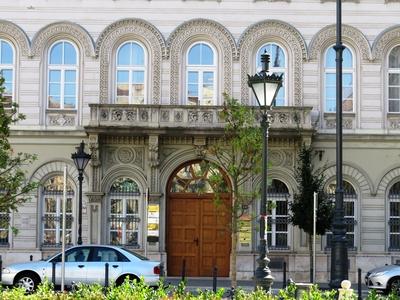 Hungarian National Ministry of Economy - Budapest-stock-foto