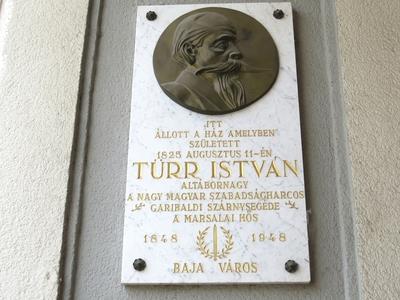 Memorial plaque of Lt. Gen. Türr István - Garibaldi - Baja-stock-foto