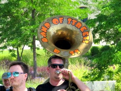Street Musicians - Trumpet - Budapest-stock-foto