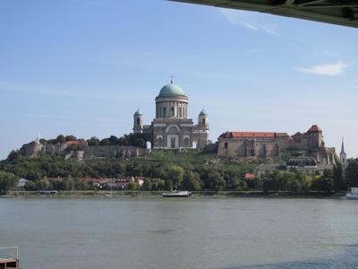 Esztergom Cathedral - Danube - From Slovakia-stock-foto