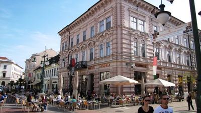 Szeged - Cappella Caffé - People - Summer-stock-foto