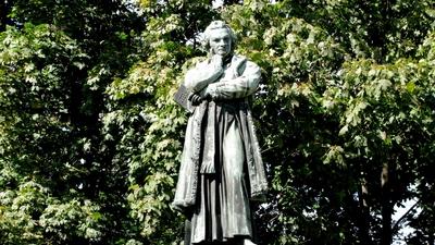 Statue of Dugonics András - Writer - Szeged - Hungary-stock-foto