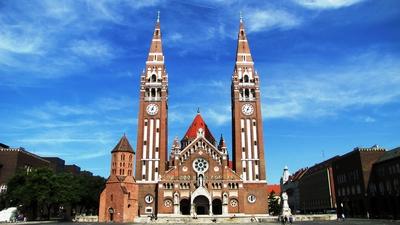 Szeged - Cathedral - Hungary-stock-foto