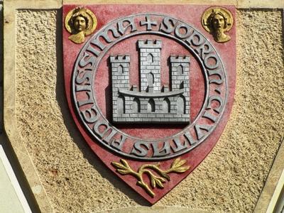 Sopron Coat of Arms - Hungary - Fidelissima Civitas-stock-photo