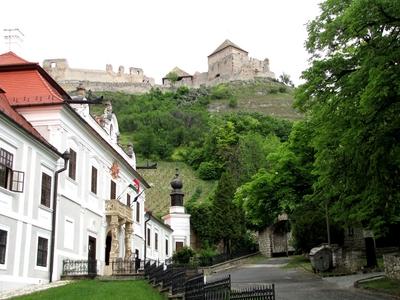 Sümeg - Episcopal palace and Castle - Hungary-stock-foto