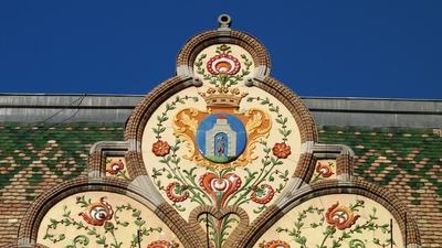 City Hall roof decoration - Kiskunfélegyháza - Hungary-stock-foto