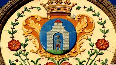 City Hall roof decoration - Kiskunfélegyháza - Hungary-stock-foto