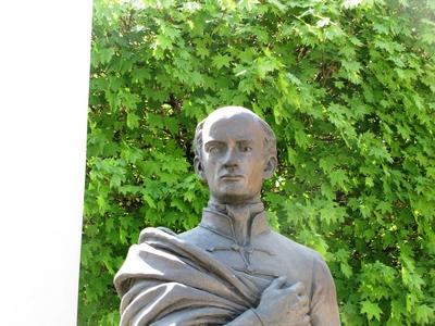 Statue of Hungarian anthem poet Kölcsey Ferenc - Nyíregyháza-stock-foto