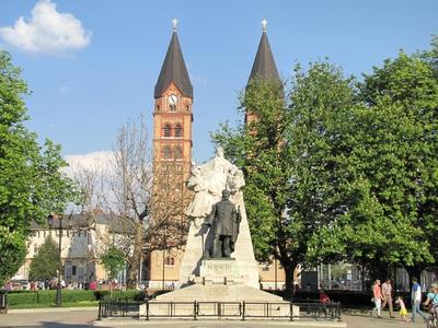 Nyíregyháta - Hungary - Kossuth square and Cathedral-stock-foto