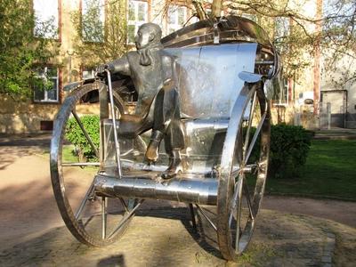 Homecoming statue - Hungarian writer Krúdy Gyula - Nyregyháza-stock-foto