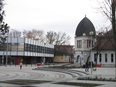 Kiskunhalas - Bethlen square - Hungary-stock-foto
