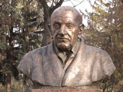 Bust of hungarian  engineer Nagy Szeder István - Kiskunhalas-stock-foto