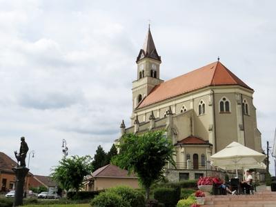 Mór - Hungary - Holy Cross church  - City center-stock-foto