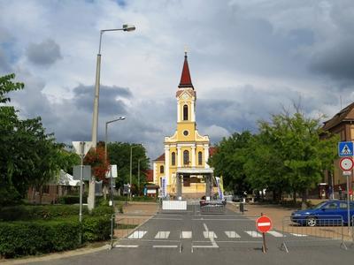 Mór - Center - Holy Triniity Church - Hungary-stock-foto