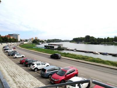 Tisza river at Szeged - Hungary -  Quay - Boatbouse-stock-foto