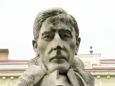 Statue of Klebelsberg Kunó - Hungarian politician - Szaged-stock-foto