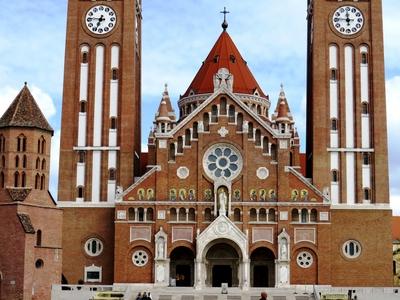 Szeged - Cathedral - Hungary - New-Romanesque-stock-foto