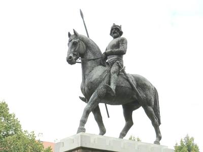 Statue Hungarian King Béla 4th - Szeged-stock-foto