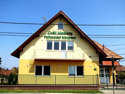 Gyál, 2010. április 24.A gyáli kistérség fejlesztési központja.-stock-foto