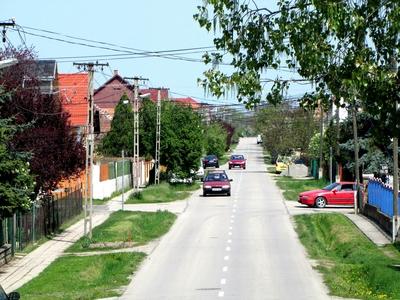 Gyál, 2010. április 24.A gyáli Tulipán utca.-stock-foto